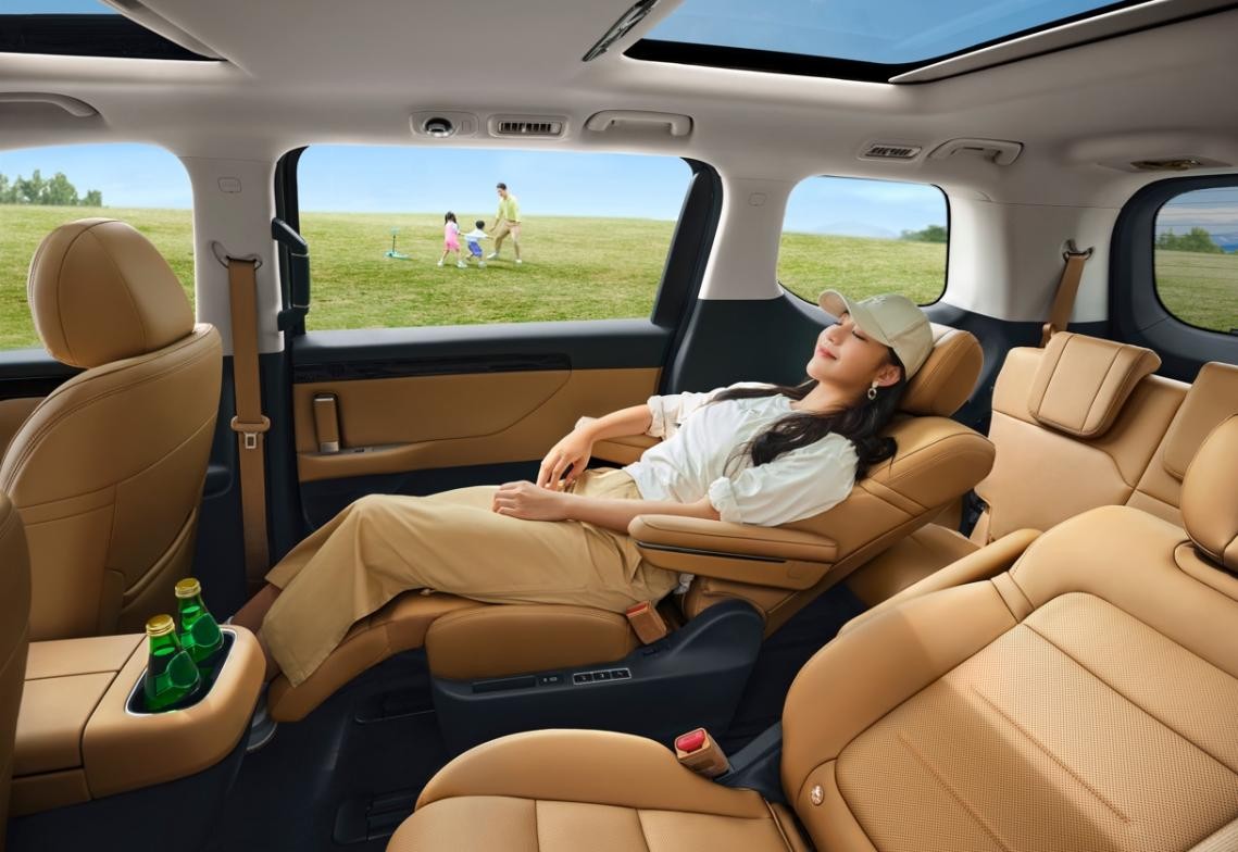 赛酷体育25万元以内最好的家用车传祺新能源E8世界区域满爱交付(图4)