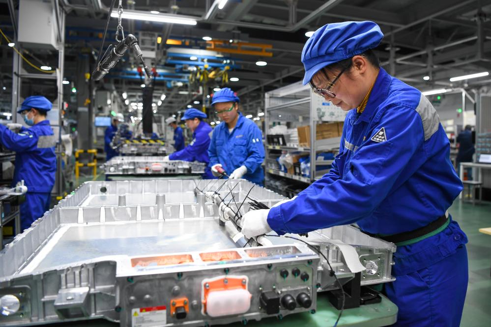 新能源驱动赛酷体育中邦迎来新GDP“万亿都会”(图2)