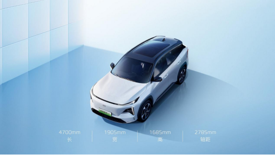 赛酷体育新能源轿车新春头炮春风奕派eπ007教导价1596万元起